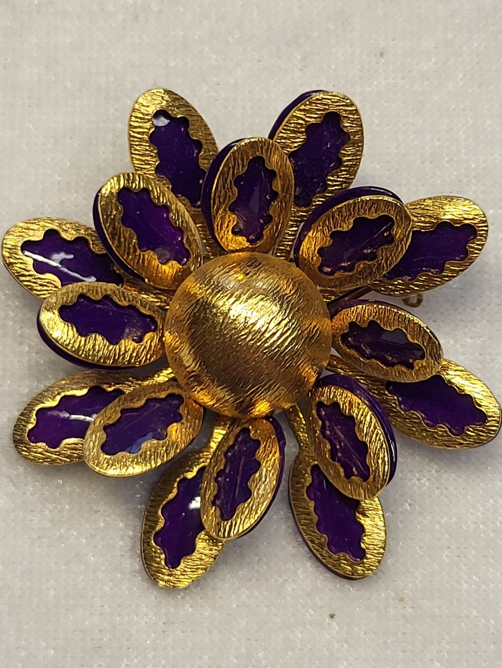 Vintage Purple / Gold-tone Flower Brooch / Pin